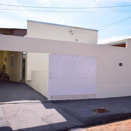 Villa Casa Temporada Em Olimpia To Nem Ai Esterno foto